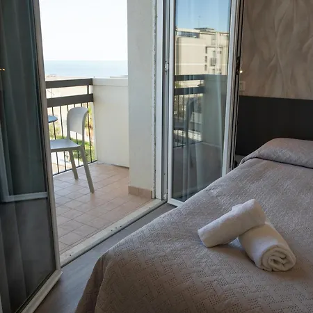 Seaview Hotel 3*