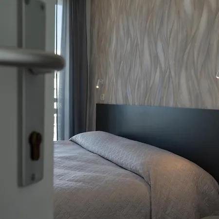 Seaview فندق ريميني